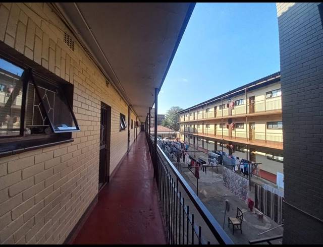 1 BEDROOM APARTMENT FOR SALE IN PRETORIA WEST